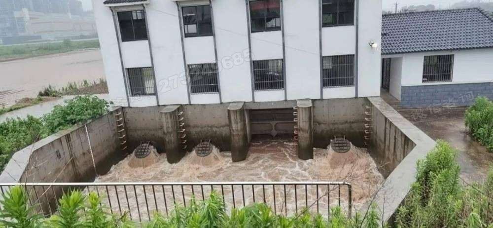 宜宾县泵站多口排水闸门