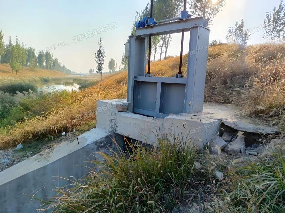 淇滨河道控水钢制闸门