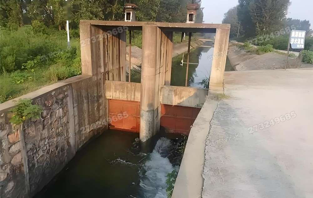 津南乡村渠道闸门