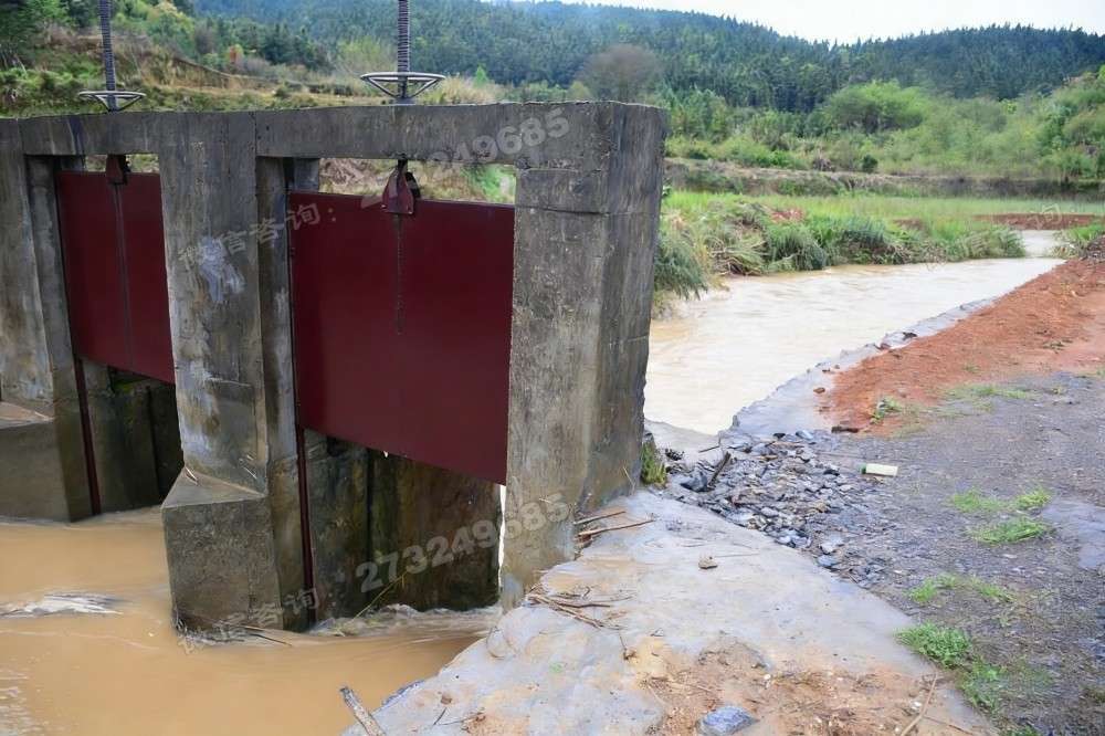 李沧浑水渠道铸铁闸门