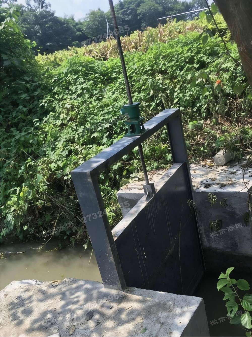 调兵山农田黑色钢制闸门